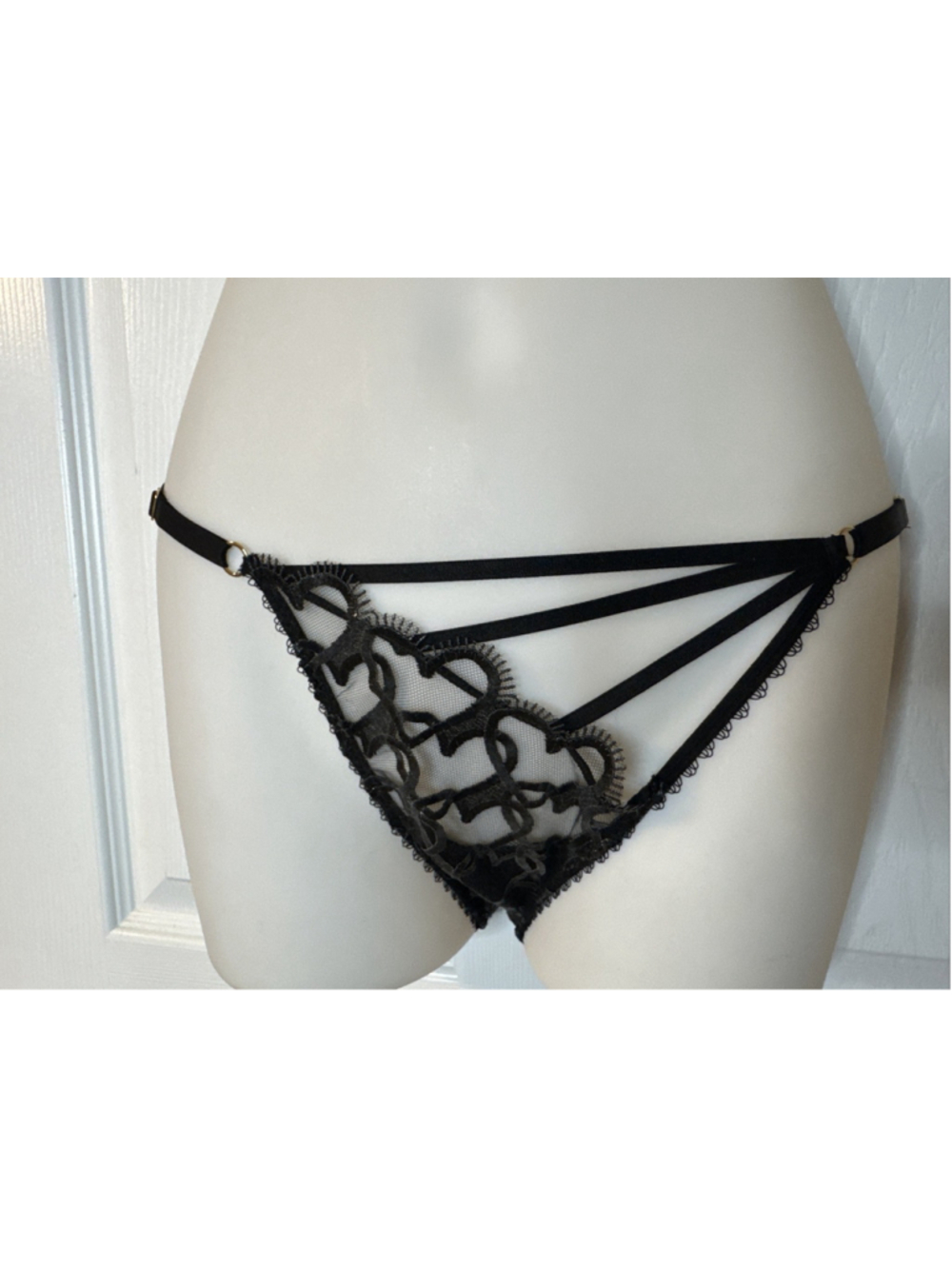 VICTORIA'S SECRET M BLACK VERY SEXY SHIMMER HEARTS EMBROIDERED BIKINI PANTIES